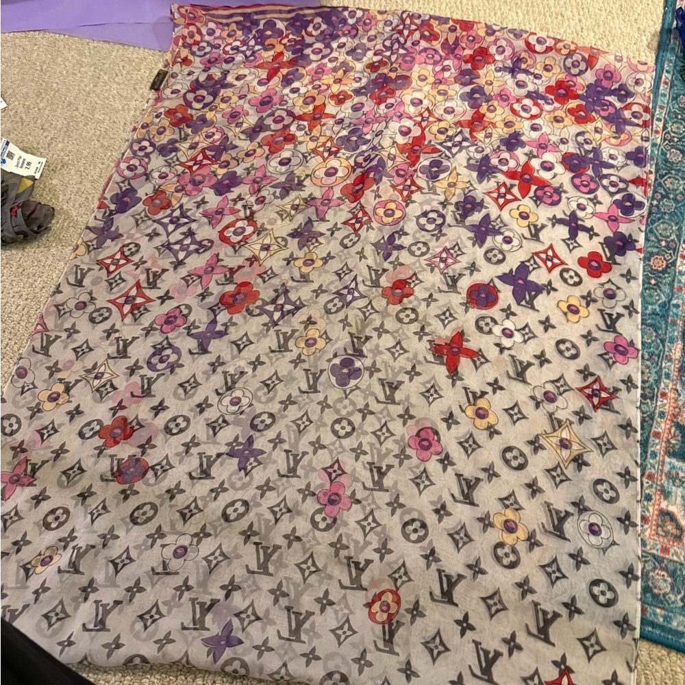 ‼️SOLD Louis Vuitton Floral Patterned Scarf